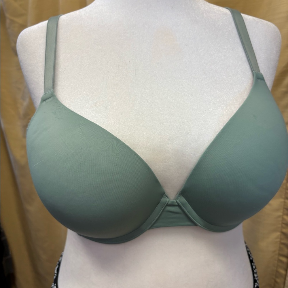 Victoria's Secret‎ Sage Green Bra
